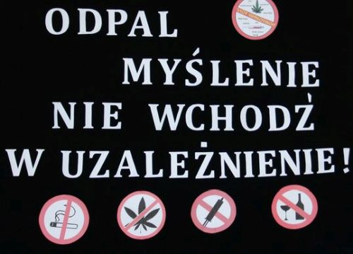 „Odpal myślenie, nie wchodź w uzależnienie”